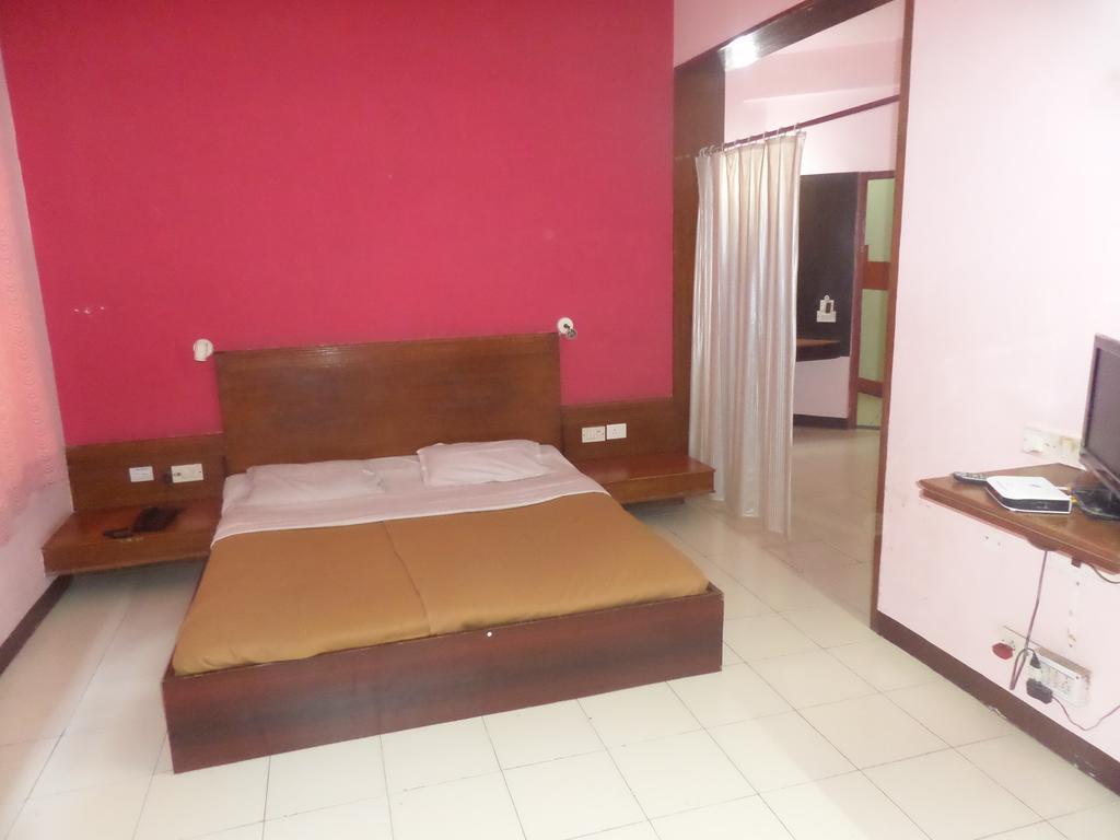 Hotel Manorath Nashik Room photo